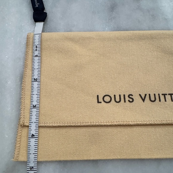 LV Dust Bag. - Picture 4 of 5